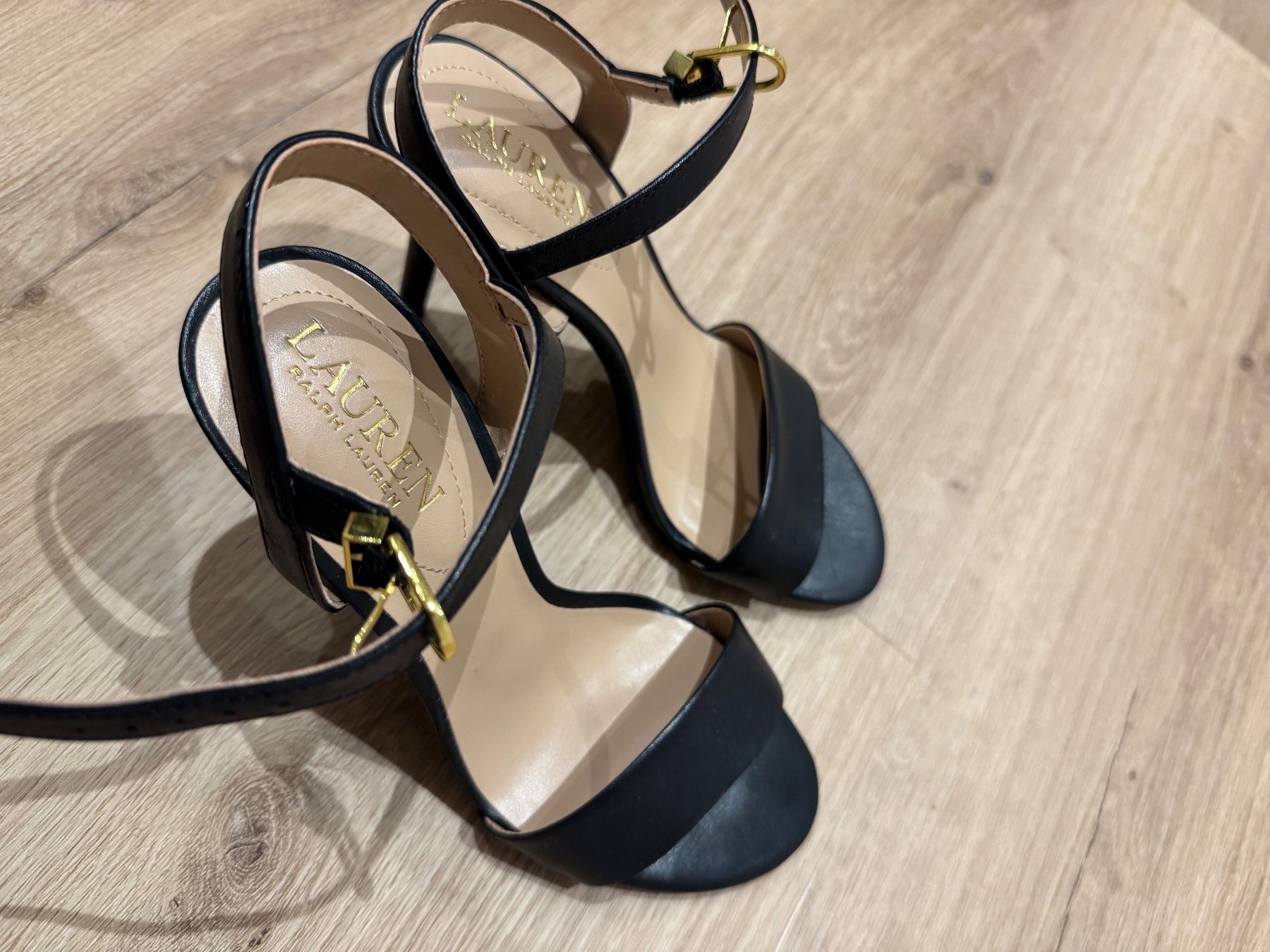 Ralph Lauren Scarpe da donna: Ralph Lauren Damen Sandalen – Usato da St. Antoni venduto da maria..castro 1