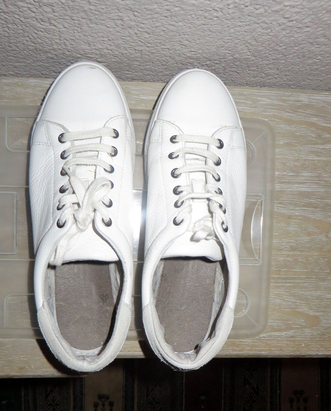 Scarpe da donna: Leder Sneaker weiss, Gr. 38 – Usato da Ebmatingen venduto da Paradisee 1