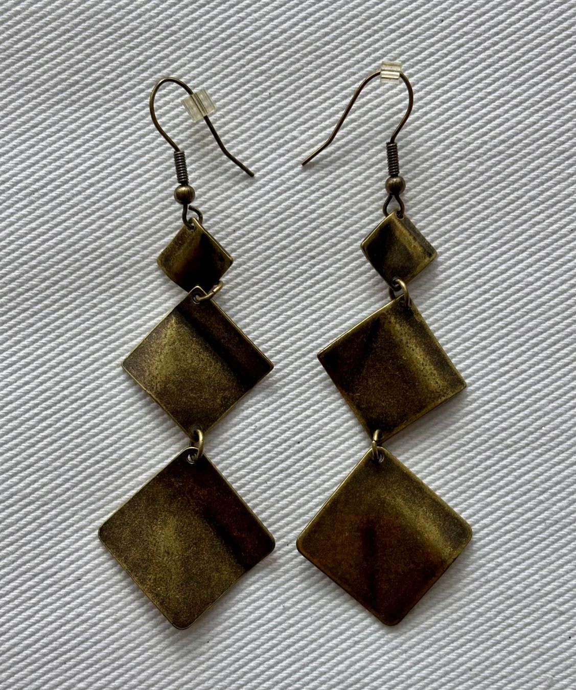 Ohrringe & -stecker: 🤍 Ohrringe / Ohrschmuck / Modeschmuck, messingfarben 🤍 – Gebraucht aus Geroldswil von 2nd-Chance 1