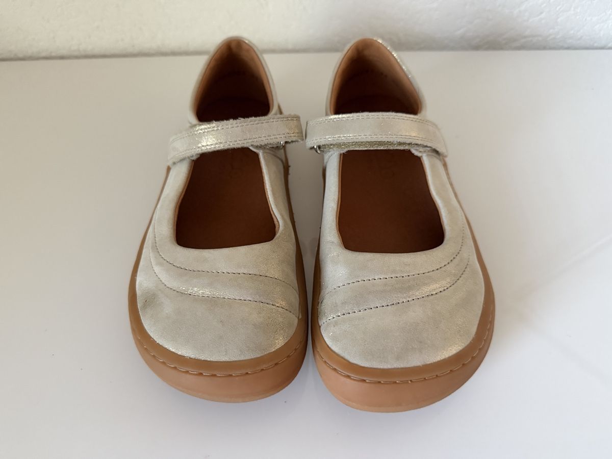 Froddo Scarpe per ragazze: Chaussures Froddo barefoot taille 33 – Usato da Savagnier venduto da aninka06