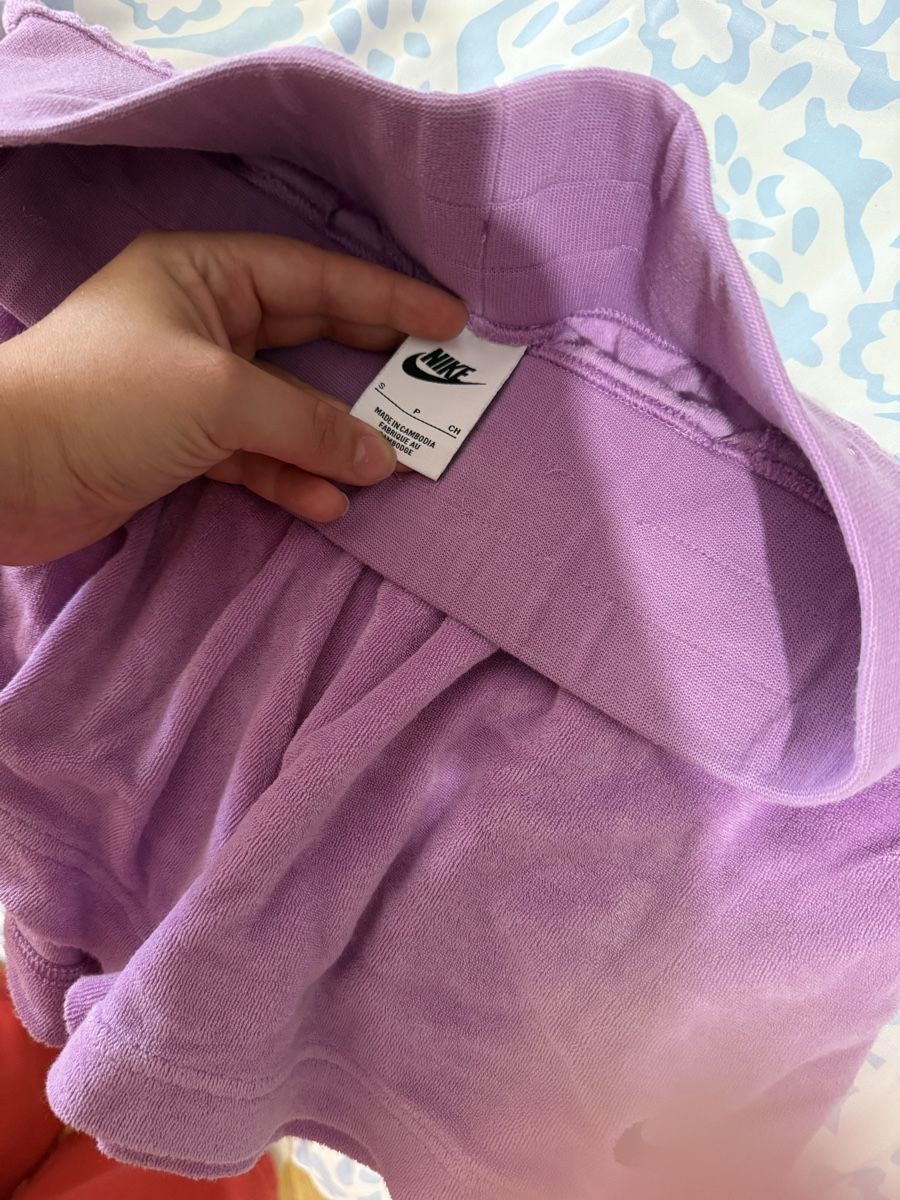 Nike Lotti di vestiti: Ensemble NIKE couleur violet  – Usato da Tolochenaz venduto da izz_7vdk 1