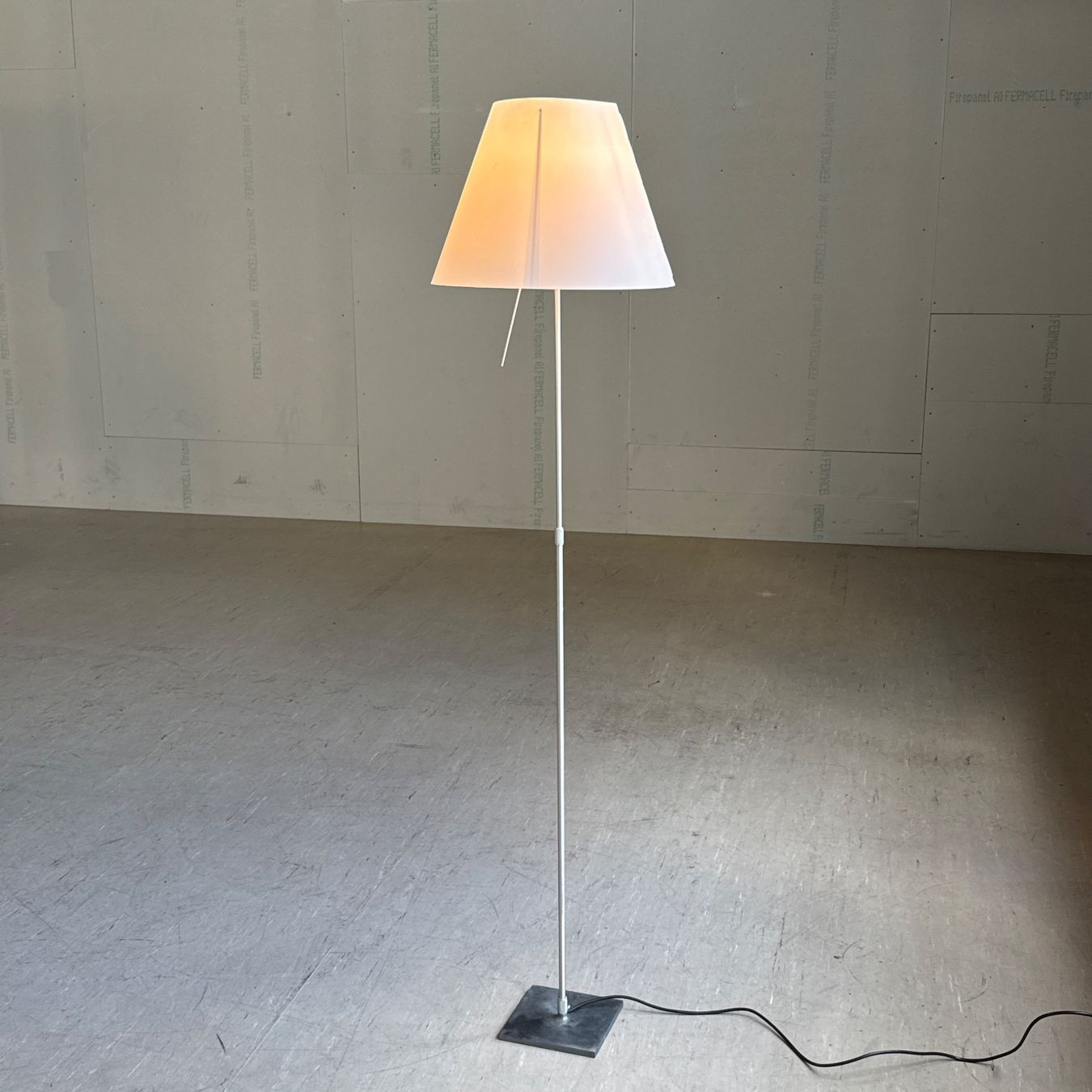 Luceplan Lampes: Constanza Ständerlampe von Luceplan – D'occasion à Bern par Modern-Era 1