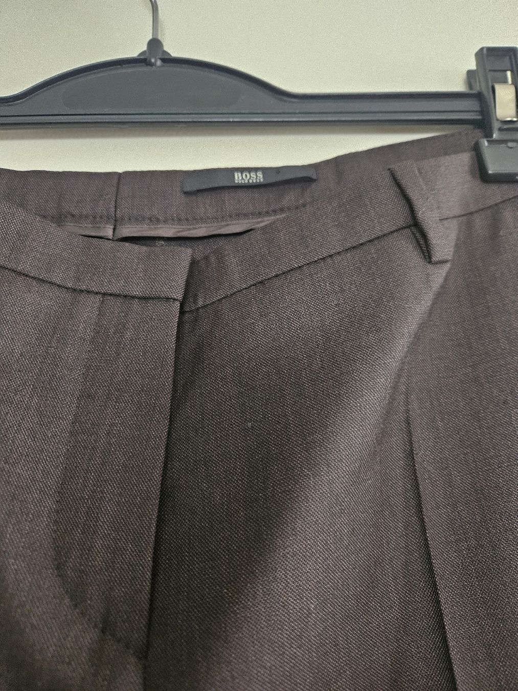 Hugo Boss Pantaloni: pantalon – Nuovo (secondo la descrizione) da Chêne-Bourg venduto da gab_7cg8 1