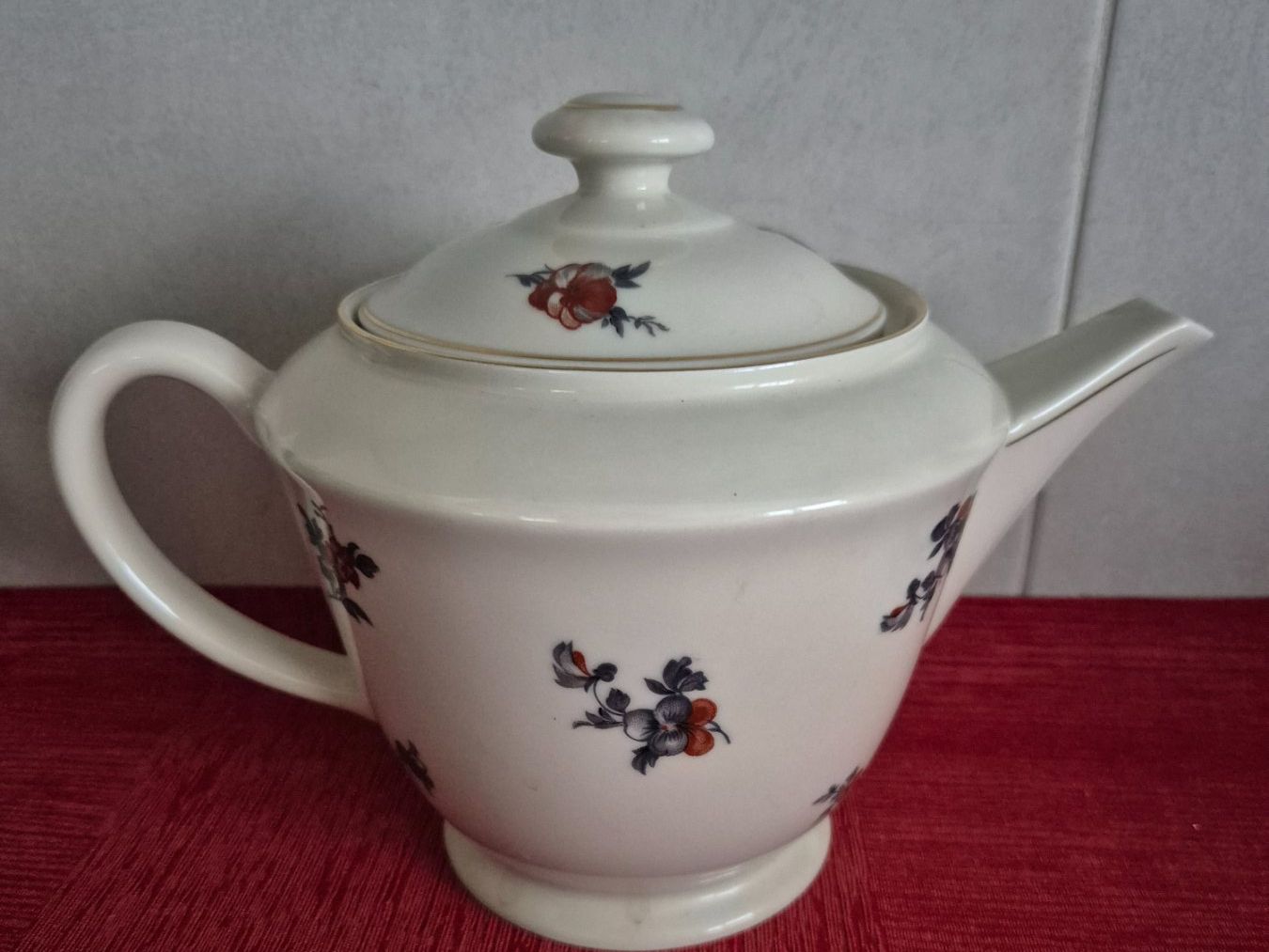 Théières: Théière Langenthal Vintage C65 – D'occasion à Fully par tameab 1