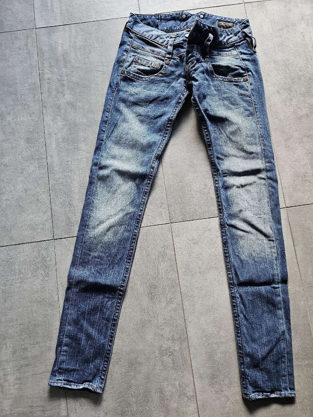Herrlicher Jeans: original Herrlicher jeans pitch 24/32 – Usato da bellinzona venduto da zeus6535