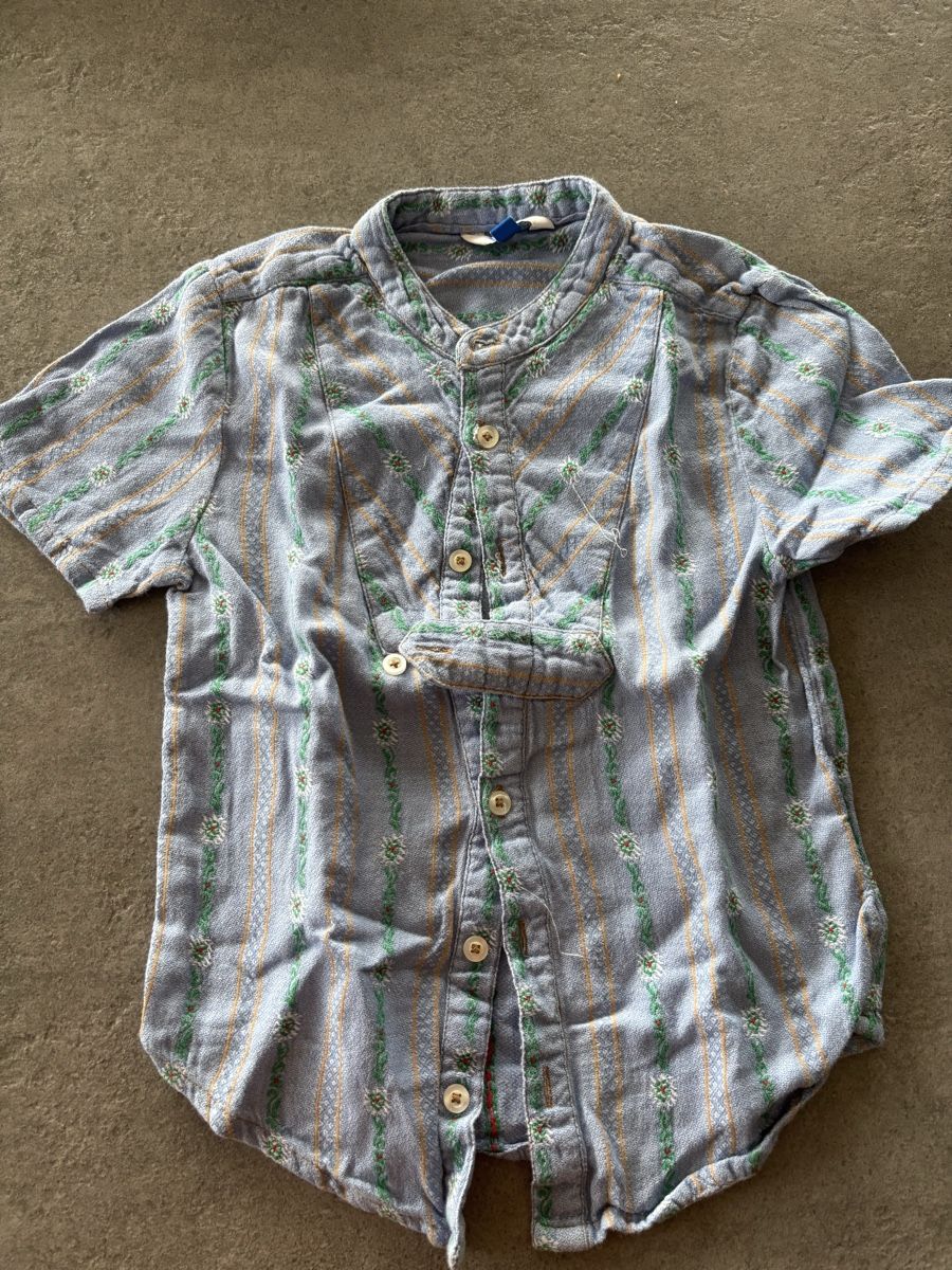 Hemden, T-Shirts & Polos: T-shirt taille 104cm – Gebraucht aus Chapelle-s-Moudon von vanesso