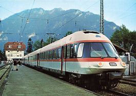 DB – Triebzug VT 11.5 (Baureihe 601) im Bahnhof zug