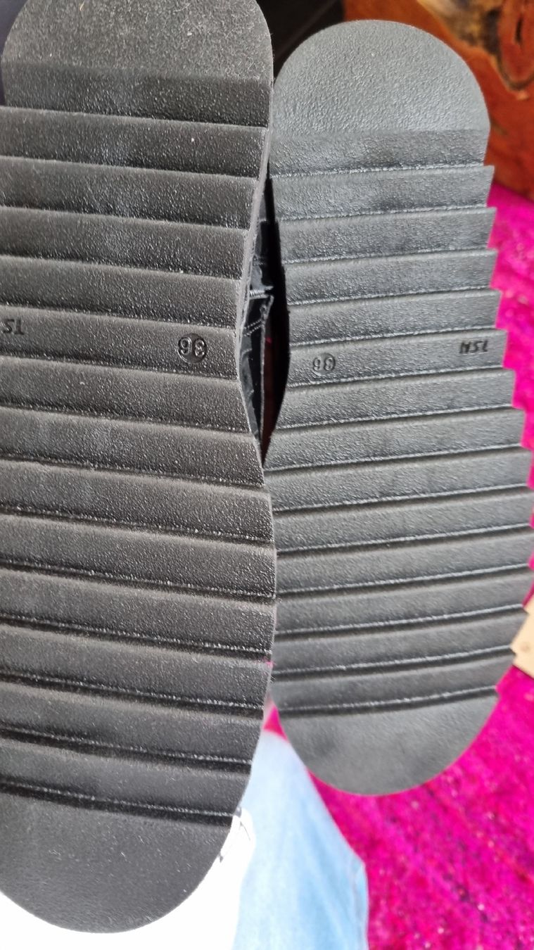 Bisgaard Scarpe per ragazze: bisgaard Stiefel 36 Lackleder neu – Nuovo (secondo la descrizione) da Bad Zurzach venduto da Mfritzli 2