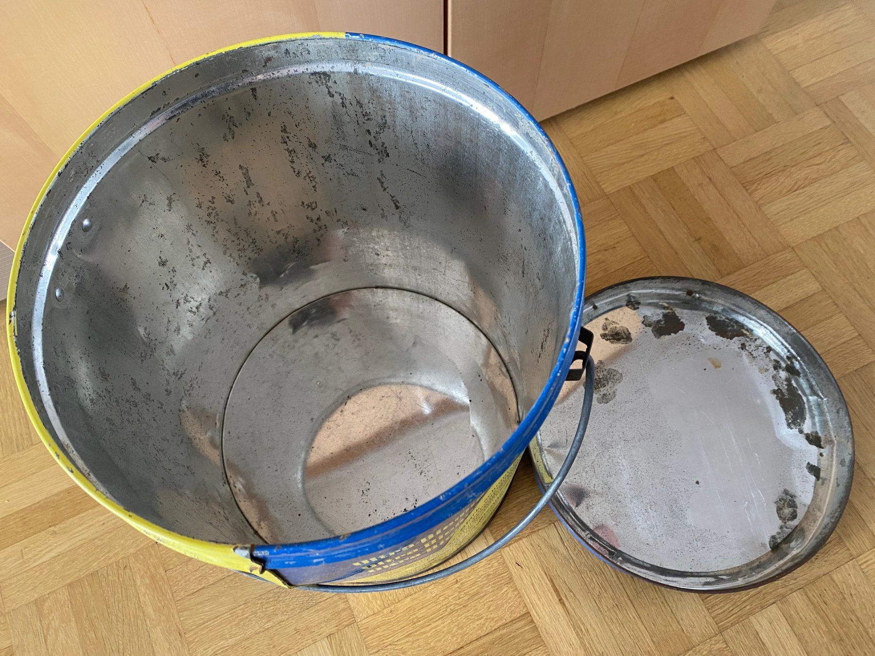 Accessori per altri veicoli: Alter Blechkübel - Waschmittel – Usato da bern venduto da malfobe 4