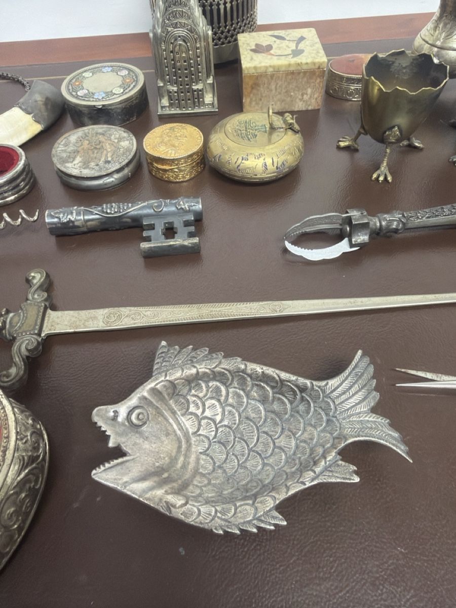Tutte le decorazioni: Lot de divers objets – Usato da Bôle venduto da K200C 4