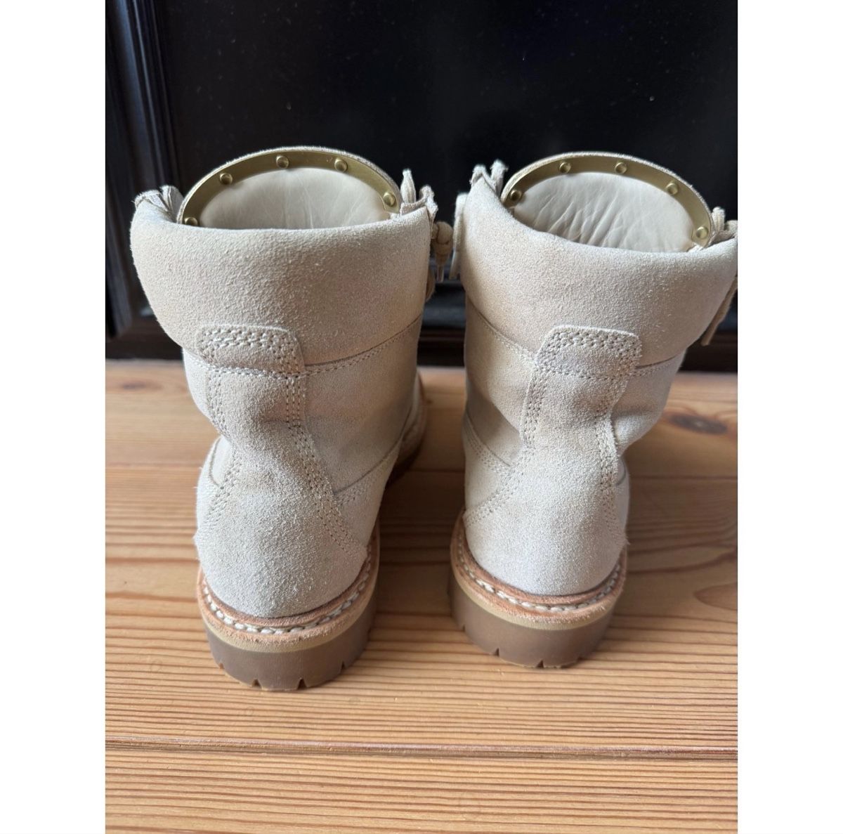 Balmain Scarpe da donna: Balmain beige suede boots 38.5 – Usato da Uznach venduto da ger_7gvr 1