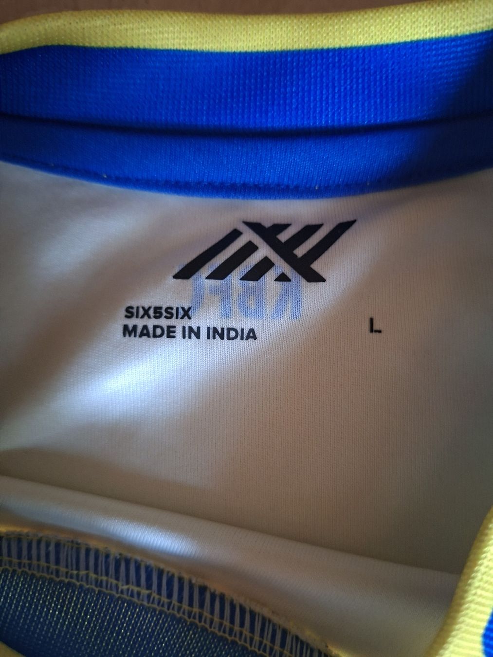 Leibchen & Hosen: Kerala Blasters FC – Neu (gemäss Beschreibung) aus Schwanden Sigrisw von len_9yqg 2