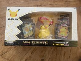 Pokémon TCG - Celebrations Pikachu VMAX Figure Collection Bo