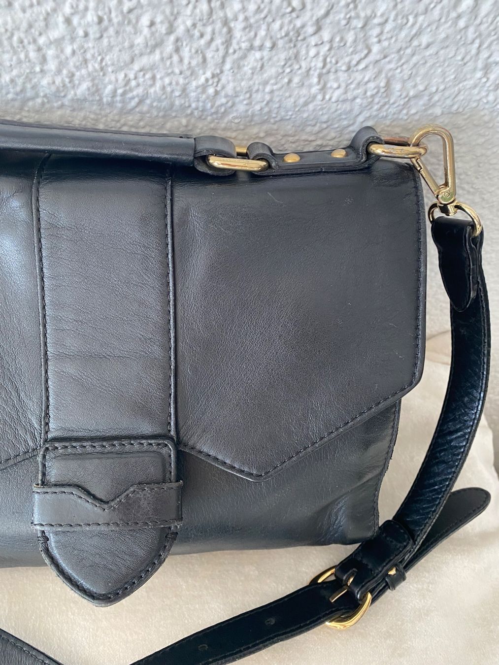 Other Stories Taschen für Damen: & OTHER STORIES Leder Umhängetasche – Gebraucht aus Besazio von lionheart63 1