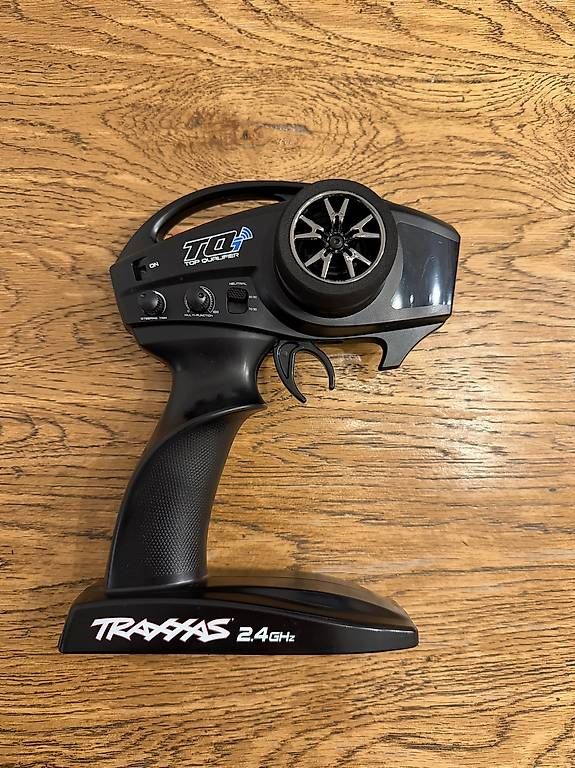 Modellismo RC: Traxxas E-Revo 1:10 – Usato da Meilen venduto da cambie 3