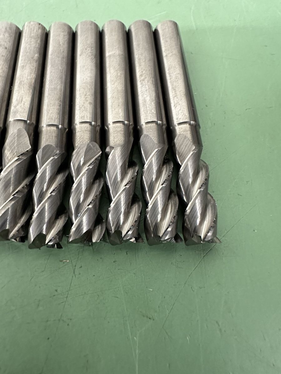 Tutti gli attrezzi: Schaftfräser, Carbide end mill, Ø 8 mm – Usato da Aarberg venduto da SNMachines 2
