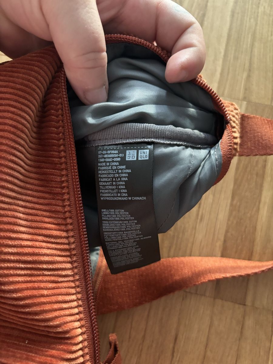 Uniqlo Borse: Umhängetasche Cord rot – Usato da Frick venduto da murielmartin 2