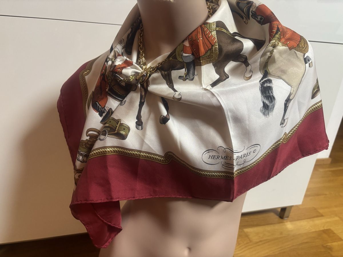 Hermès Foulard & Sciarpe: HERMÈS Foulard Seide – Usato da Winterthur venduto da san_wd8j