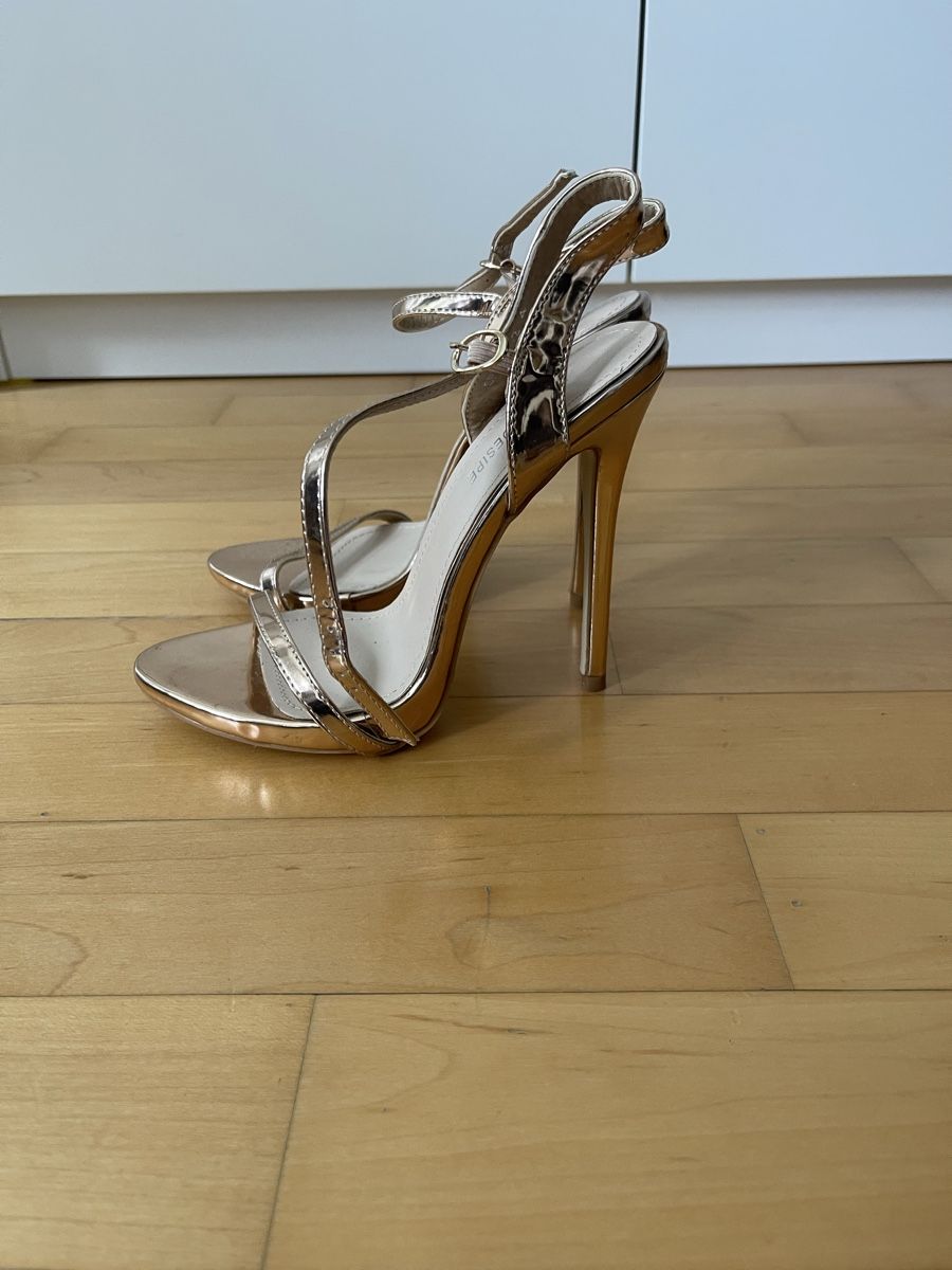 Scarpe da donna: Sandalen High Heel 37 UK 4 – Usato da Zürich venduto da Shimmyya 1
