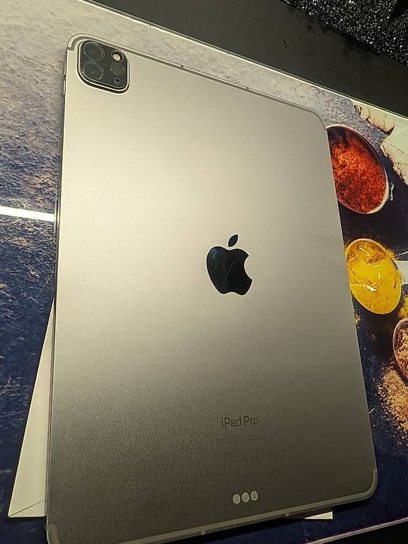Tablettes PC: Ipad pro 5g (gen 4 m2) – D'occasion à Conthey par Patmt09