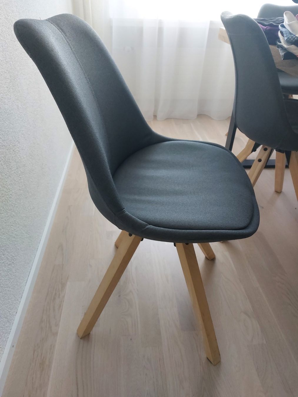 Stühle: Stühle - skandinavisch, Eierschalen – Gebraucht aus Zürich von flo_2sh5 1