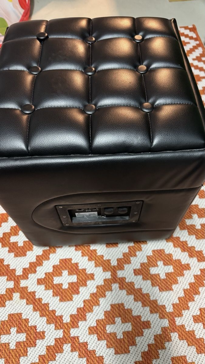 Hocker: Sitzhocker schwarz Lederoptik mit Bluetooth Lautsprecher – Gebraucht aus Untersiggenthal von Jaymoni 3
