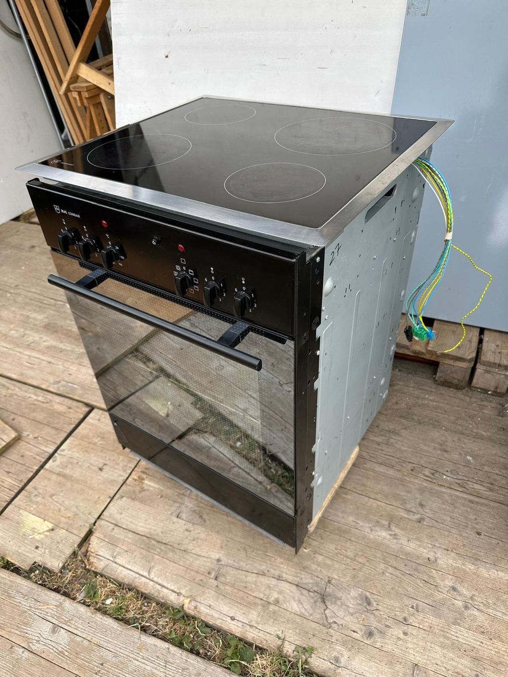 V-Zug Cucine: Backofen mit Glaskeramik V-ZUG – Usato da Spreitenbach venduto da Space_X 3