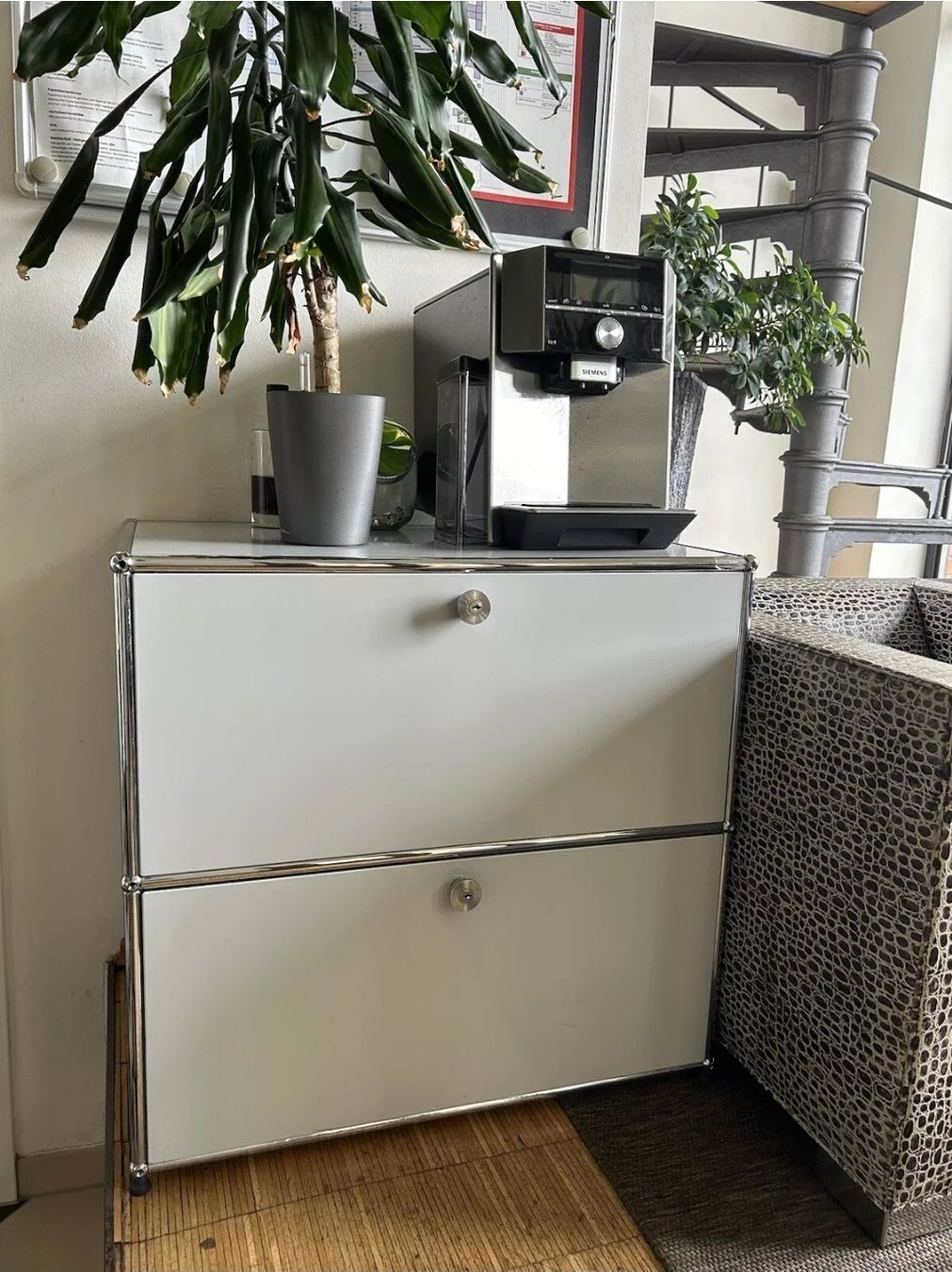 USM Scaffali: USM Regal Lichtgrau (Preis VB) – Usato da Zürich venduto da LUXUS2020 1