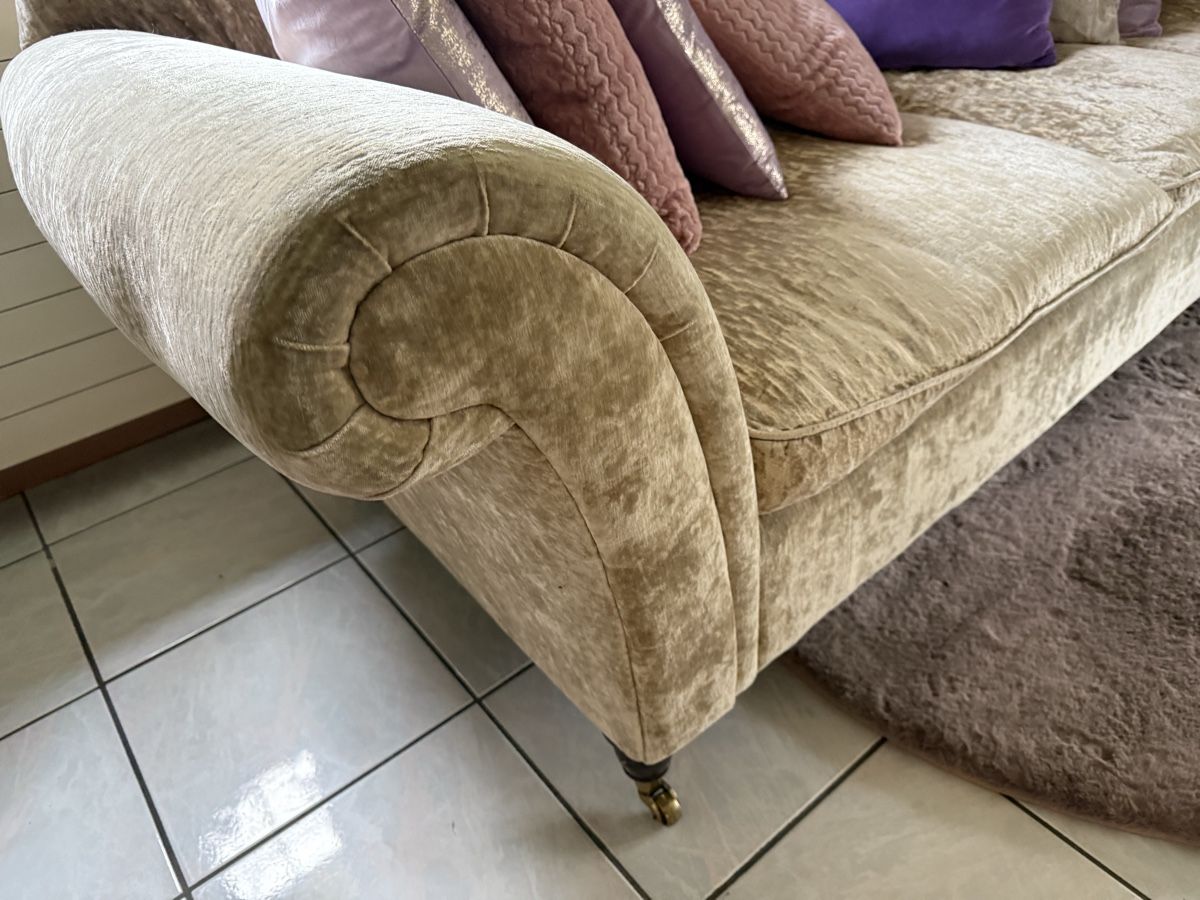 Sofas: Laura Ashley Sofa – Gebraucht aus Horriwil von Carrera68 4