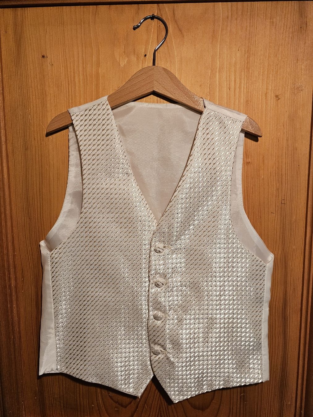 Completi: Anzuggilet Gr. 128 – Usato da Jaun venduto da astix
