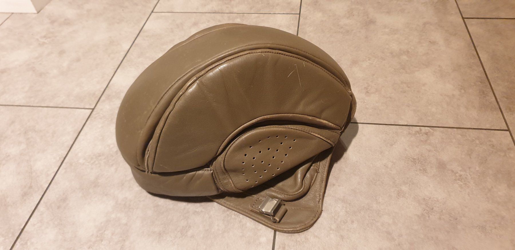 Armi bianche: Casque Militaire HELM, cuir, char tank – Usato da Lausanne venduto da asdyx 1