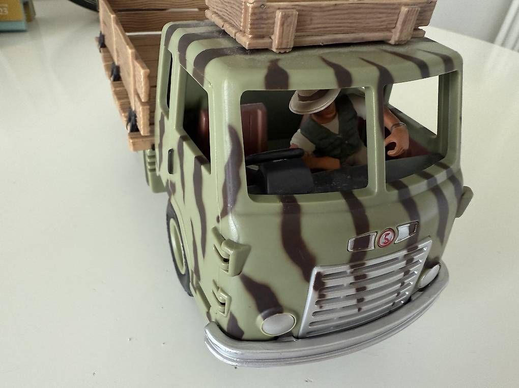 Spielzeuge: Schleich Safari Auto – Gebraucht aus Basel von momo.st 2