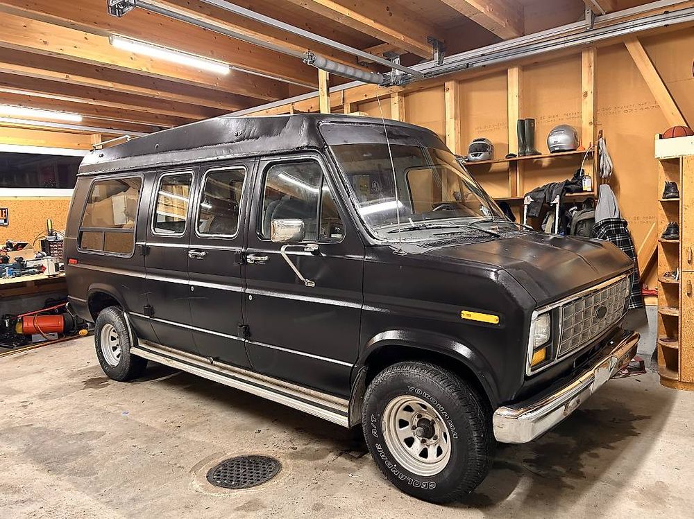 1989 Ford USA Econoline 150 V8 Van (Gebraucht) in Krummenau für