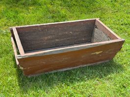 Ancien baquet en bois rustique – Alter Holztrog / Holzwanne
