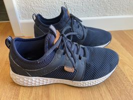 Bench Sneakers Gr. 38, top Zustand, memory foam Sohle