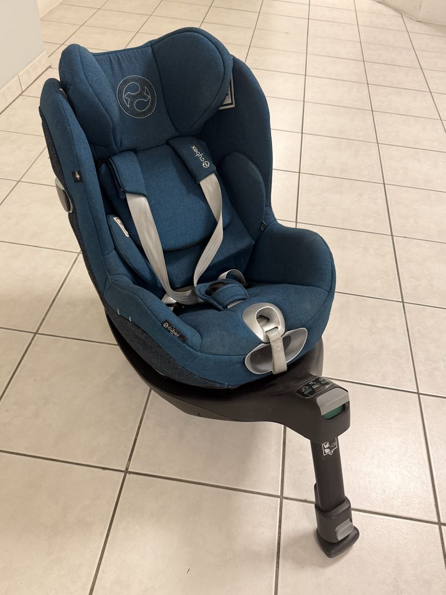 Cybex Sièges auto: Cybex Sirona Z i-Size Plus avec Base Z – D'occasion à Le Sentier par dar_hb62 2