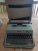 Olivetti portable Schreibmaschine Modell Lettera 32