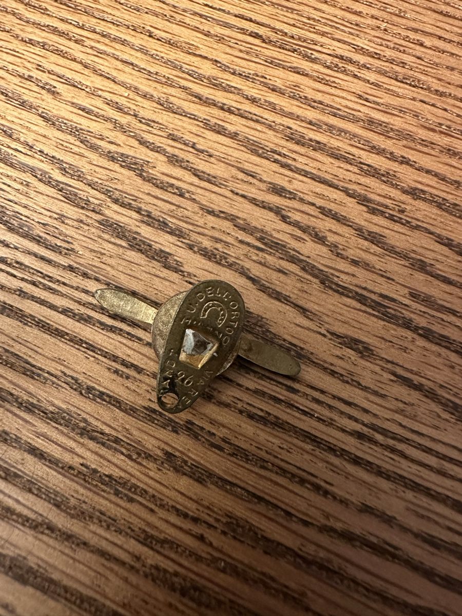 Placchette & Badge: Royal Motor Oil - Anstecker – Usato da Liestal venduto da Tschopp77 1