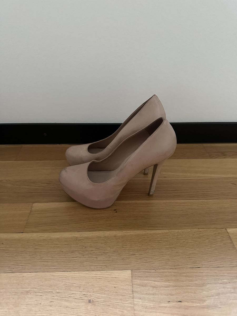 Scarpe da donna: Steve Madden, Wildleder Pumps, nude, Gr. 7.5 US – Usato da Zürich venduto da ele21