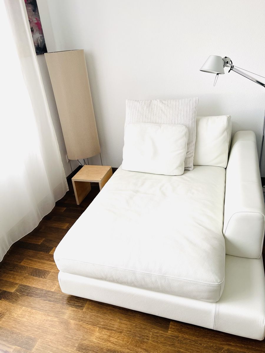 Divani: Weisses Sofa aus Echtleder, Top Zustand! – Usato da Lostorf venduto da Lavendel2018 1