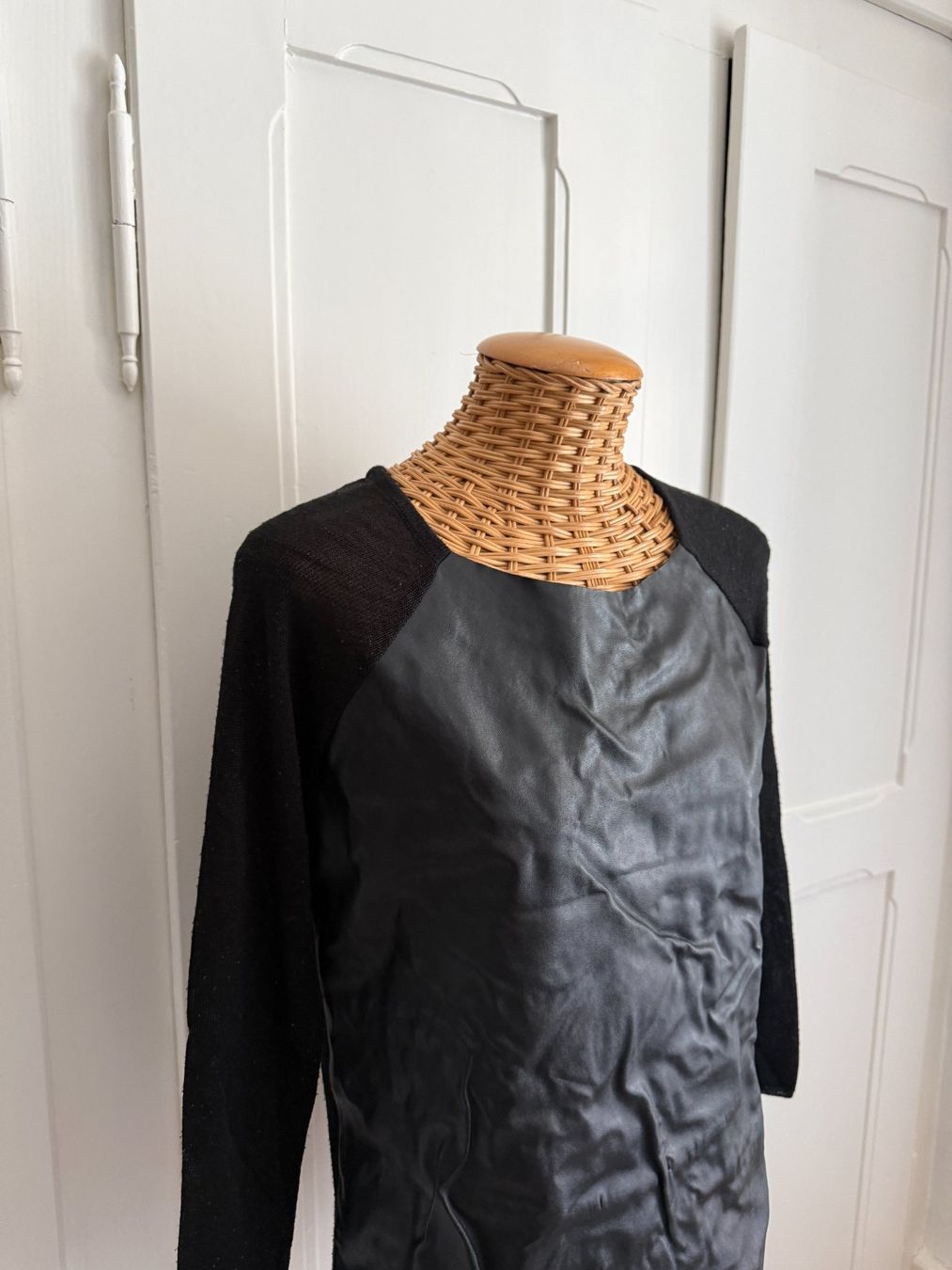 Zara Maglioni & Felpe: ZARA - Leder-Strick Langarmshirt schwarz S – Usato da Zürich venduto da Diazaio 1