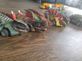 6 Dino Autos zum Aufziehen