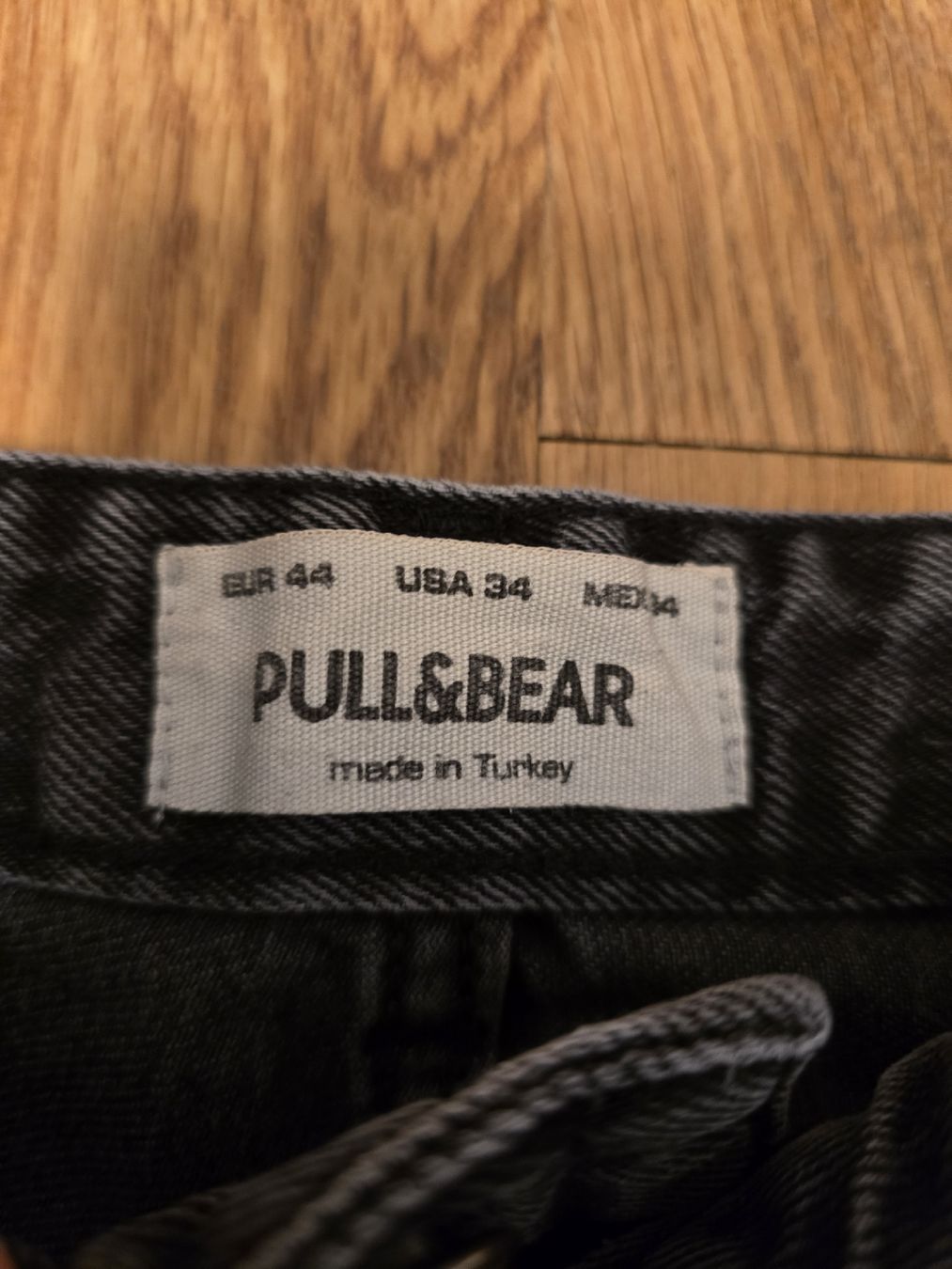 Levi's Lotti di vestiti: Lot de 3 jeans Levi's et Pull & Bear  – Usato da Perroy venduto da gui_6kwf 4