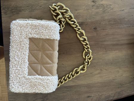 Tasche Lammfell Optik mit Kette neu ungetragen