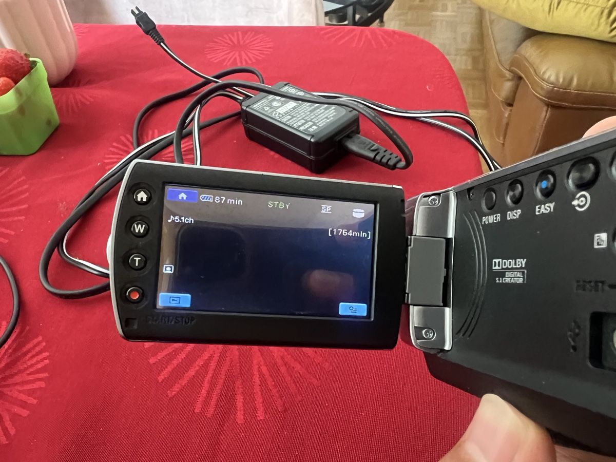 Sony Videocamere: Sony Handycam DCR-SR87 – Usato da Zürich venduto da jao_2bx7 3