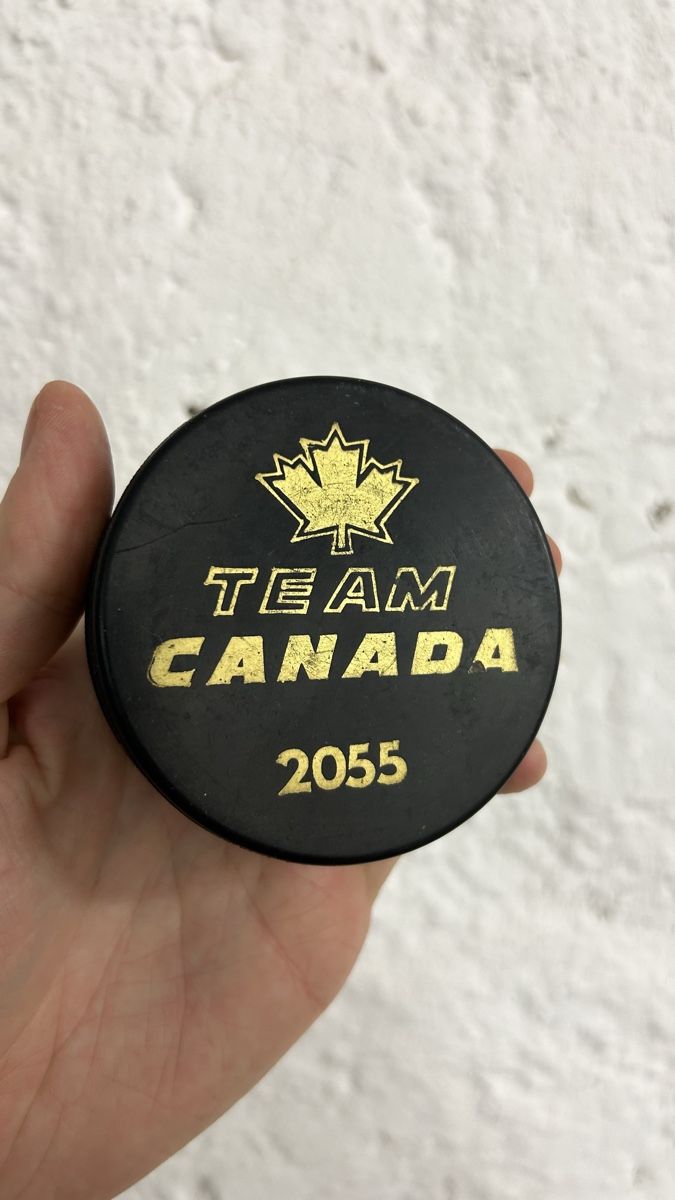 Palloni: Eishockey Puck Team Canada – Usato da Basel venduto da Tshabajuju