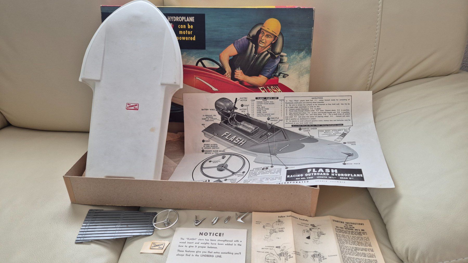Kit di modellismo & Modellini statici: Lindberg line Flash Racing Plastic Hydroplane Vintage – Usato da Jona venduto da petzi2 3
