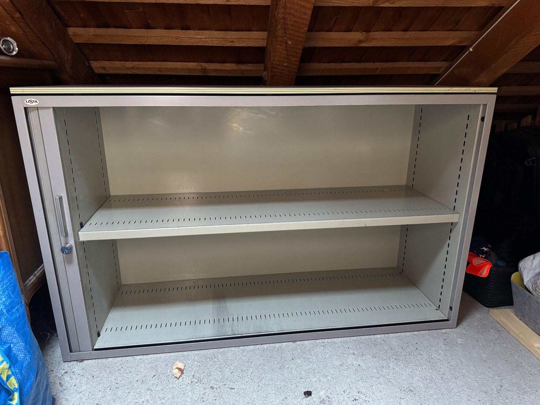 Lista Scaffali: Lista Rollladenschrank grau mit einem Tablar – Usato da Zürich venduto da wiedike24 1