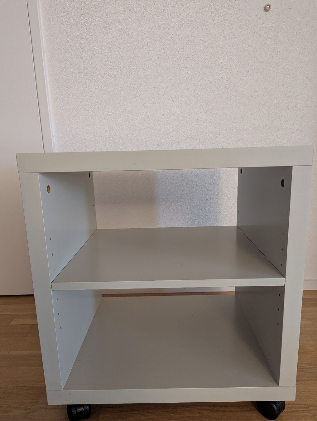 Eléments de bureau: Beistelltisch auf Rollen, MDF – D'occasion à Zürich par ver_zgf7 3