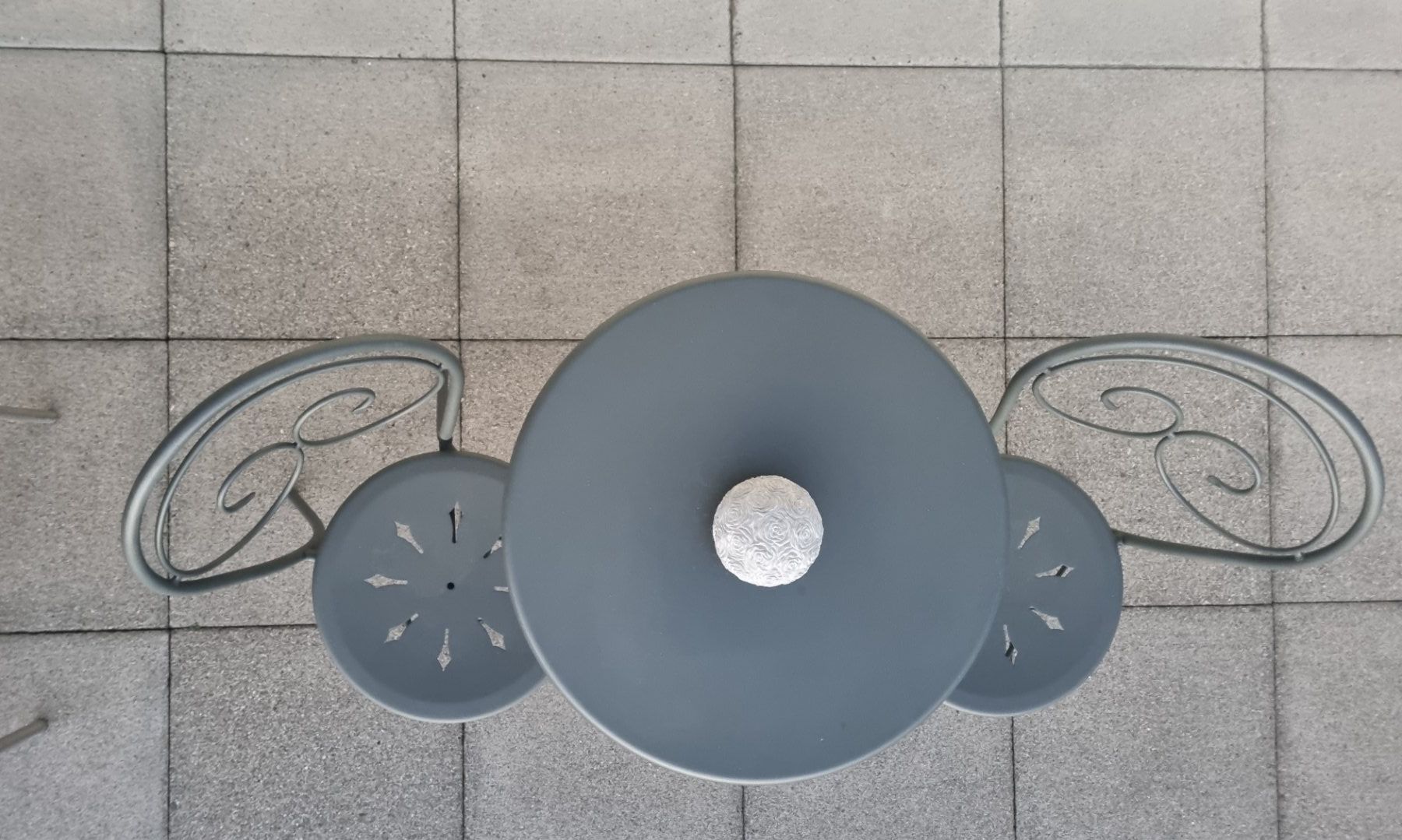 Tischset: Garten- Bistrotisch d 60 cm inkl. 2 Stühle, Bistroset Metall – Gebraucht aus Heimberg von Danita20 3